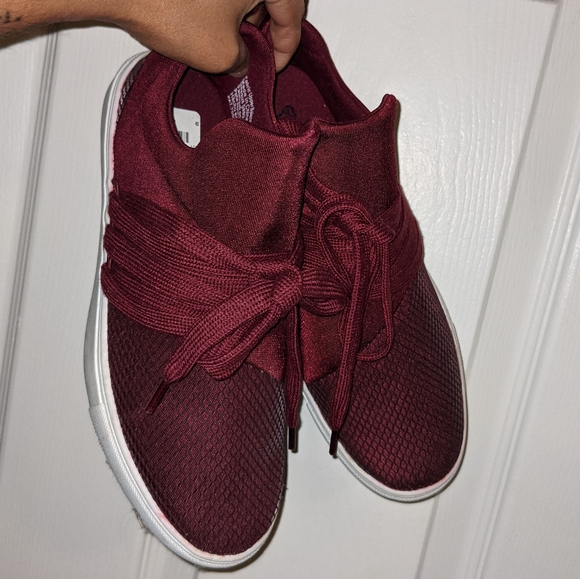 3for30!!! Maroon slip on sneakers - Picture 1 of 10